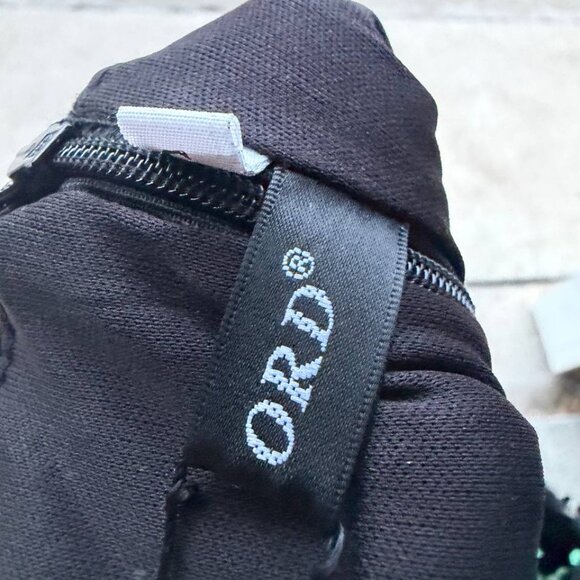 Miss Ord One-Shoulder Black-Green Sequin Evening Gown – Size S - Picture 8 of 9